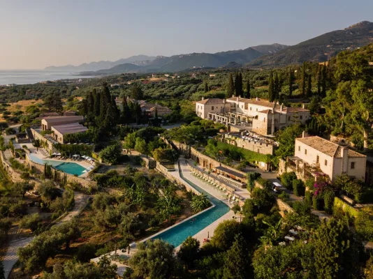 Bild: Das Kinsterna Hotel - ein luxuriöses Hideaway auf dem Peloponnes
