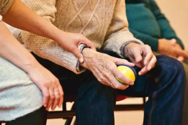 Bild: Ergotherapie fördert die Handlungsfähigkeit