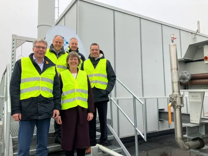 Bild: HanseWerk Natur präsentiert Großwärmepumpe in Schenefeld