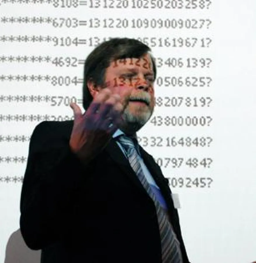 Detlef Krumm vom Bundeskriminalamt veranschaulichte das Vorgehen der Skimming-Täter im Rahmen des 16