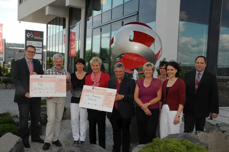 Marotech spendet 3.000 Euro an Hilfsorganisationen Bild: Marotech spendet 3.000 Euro an Hilfsorganisationen