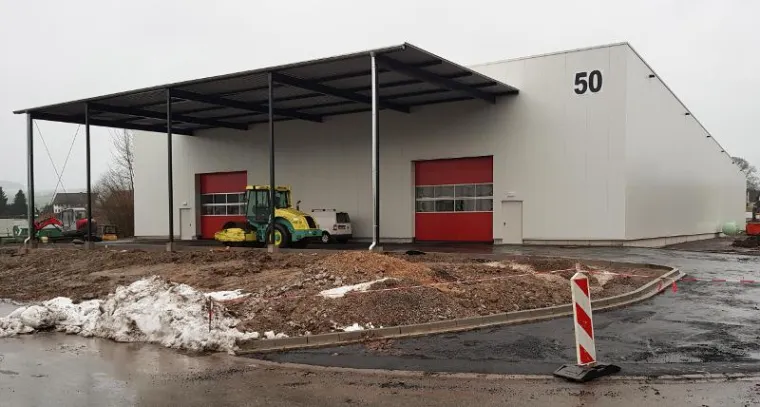 Drei neue Lagerhallen für Obermann Bild: Drei neue Lagerhallen für Obermann