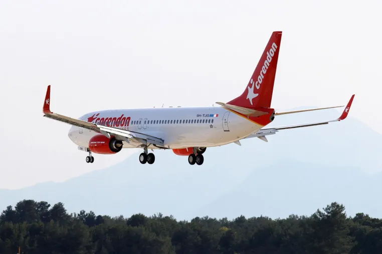 Der Club fliegt mit Corendon Airlines Bild: Der Club fliegt mit Corendon Airlines