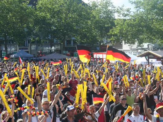 Bild: Public Viewing zum EM-Finale in den Designer Outlets Wolfsburg
