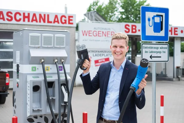 ADAC Werkstatttest: Note sehr gut für das Autohaus Wegener beim E-Auto-Kauf in Berlin Bild: ADAC Werkstatttest: Note sehr gut für das Autohaus Wegener beim E-Auto-Kauf in Berlin