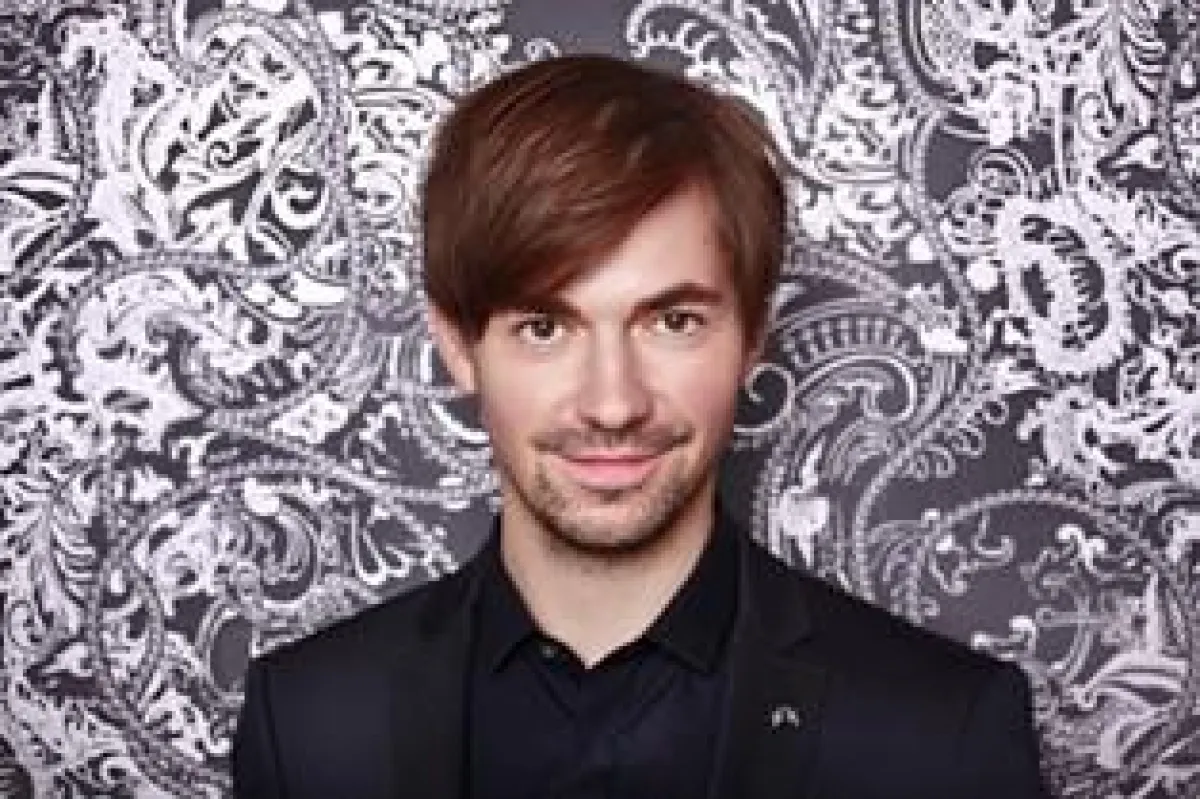 Valer Sabadus gibt sein Rollendebüt als Giasone / Foto: Uwe Arens