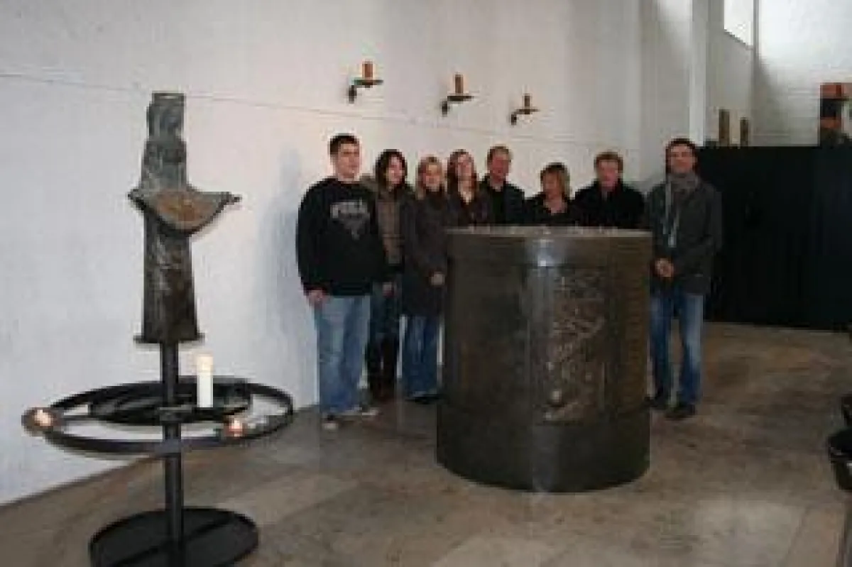 Kerze mit 23 Dochten aus über 1200 Litern Wachs