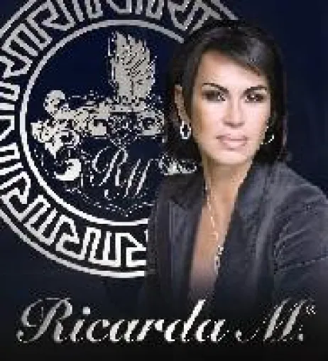 Bild: „Ladyslounge“ widmet Ricarda M. anlässlich ihres 10-jährigen Telegeburtstags die Coverstory
