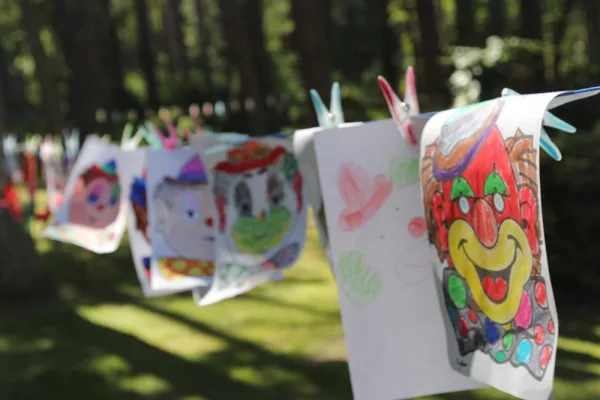 Warum eine Abkühlung im Meer besonders gut tut und Clowns Schattenplätze lieben Bild: Warum eine Abkühlung im Meer besonders gut tut und Clowns Schattenplätze lieben