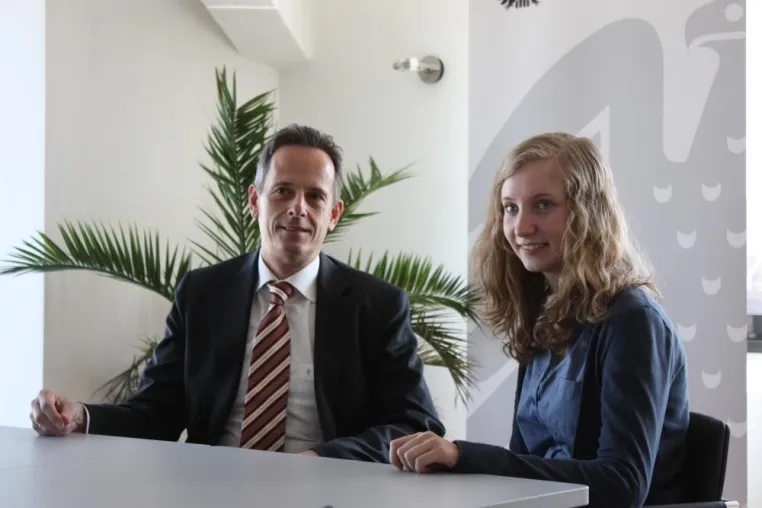 Bild: Für ein Jahr in die USA: Franziska Rehbein erhält Stipendium des Deutschen Bundestages