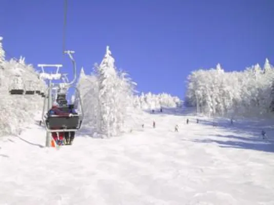 Bild: Winterurlaub im „Schneeloch“ im Bayerischen Wald