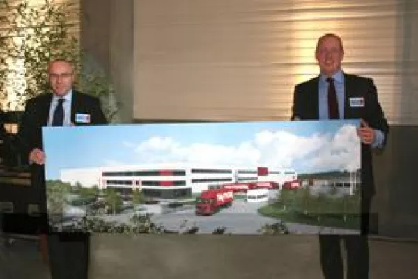 Bild: Alpha Industrial übergibt pünktlich mit festlichem Akt erstes Mega-Distributionszentrum an TK Maxx in Bergheim