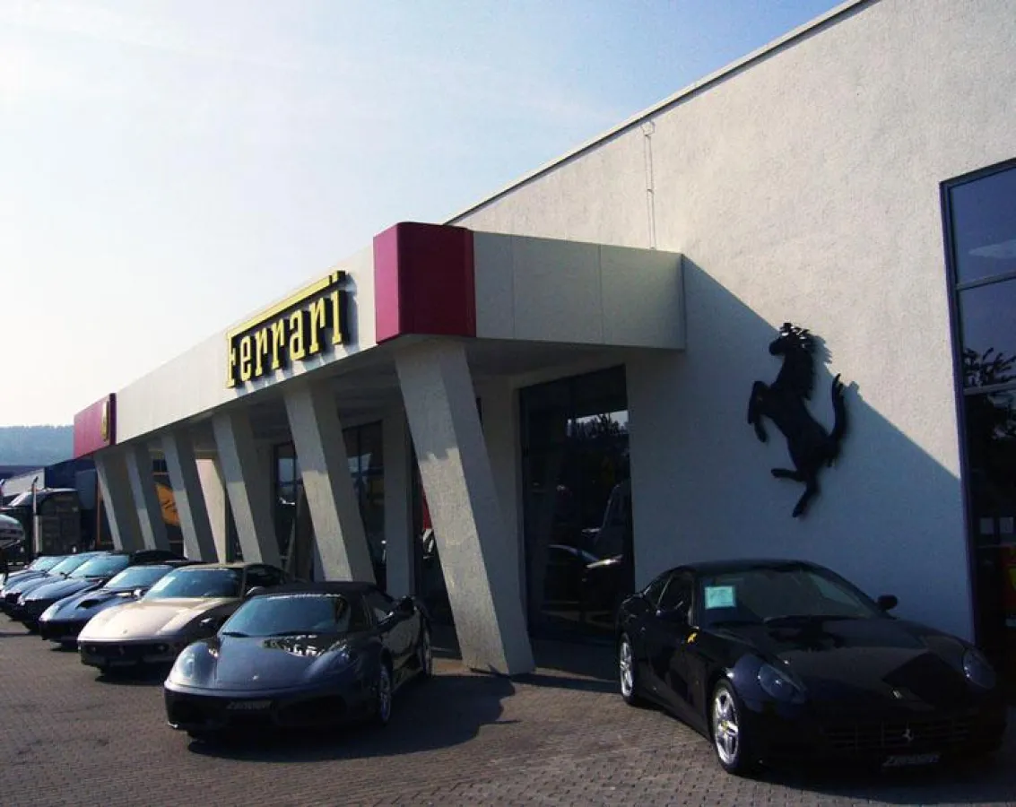 Intercoiffure Böhm.Haare! bei Zender Exklusiv-Auto