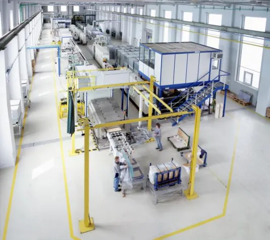 Bild: Antec Solar bringt farbige Solarmodule für die Fassadenintegration auf den Markt