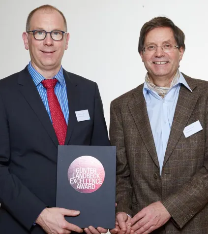 Bild: Günter Landbeck Excellence Award für Würzburger Hämatologen
