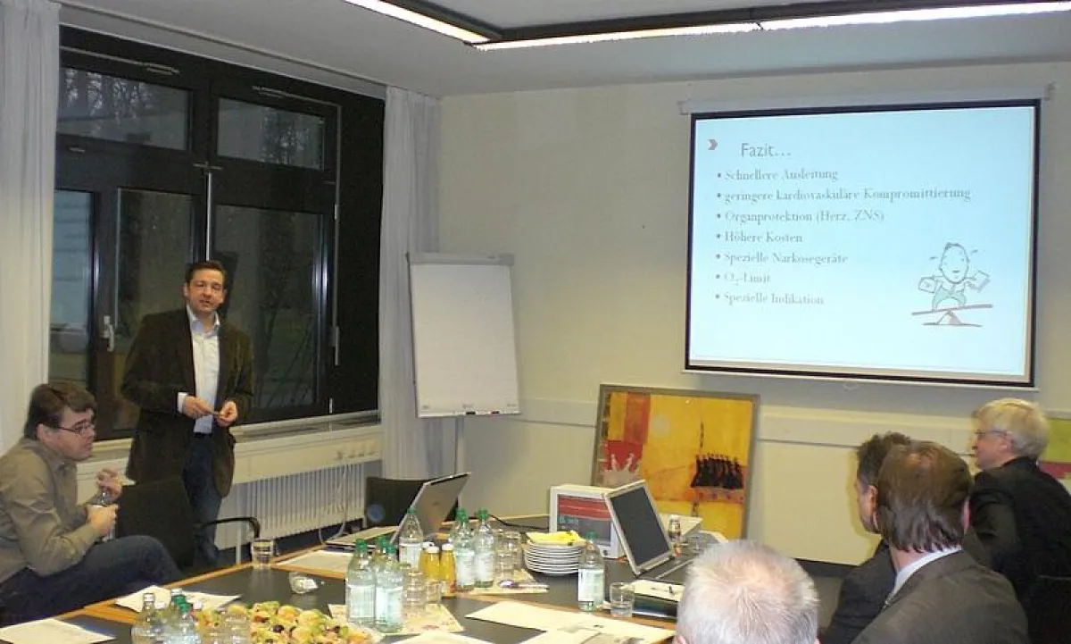 Hospitationsleiter Dr. Reyle-Hahn bei seinem Vortrag 