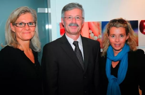 Sicherheit bei Zahnersatz aus Deutschland - 40 Journalisten informieren sich bei Böger Zahntechnik Bild: Sicherheit bei Zahnersatz aus Deutschland - 40 Journalisten informieren sich bei Böger Zahntechnik