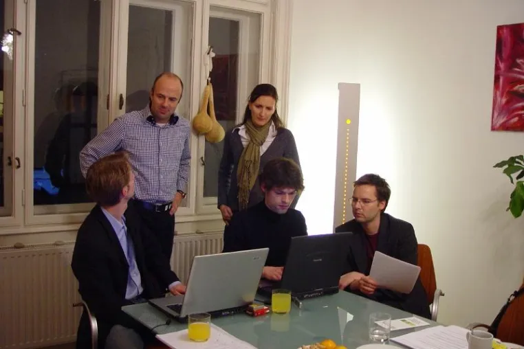 Power-Start für innovativen Unternehmens-Chat Bild: Power-Start für innovativen Unternehmens-Chat