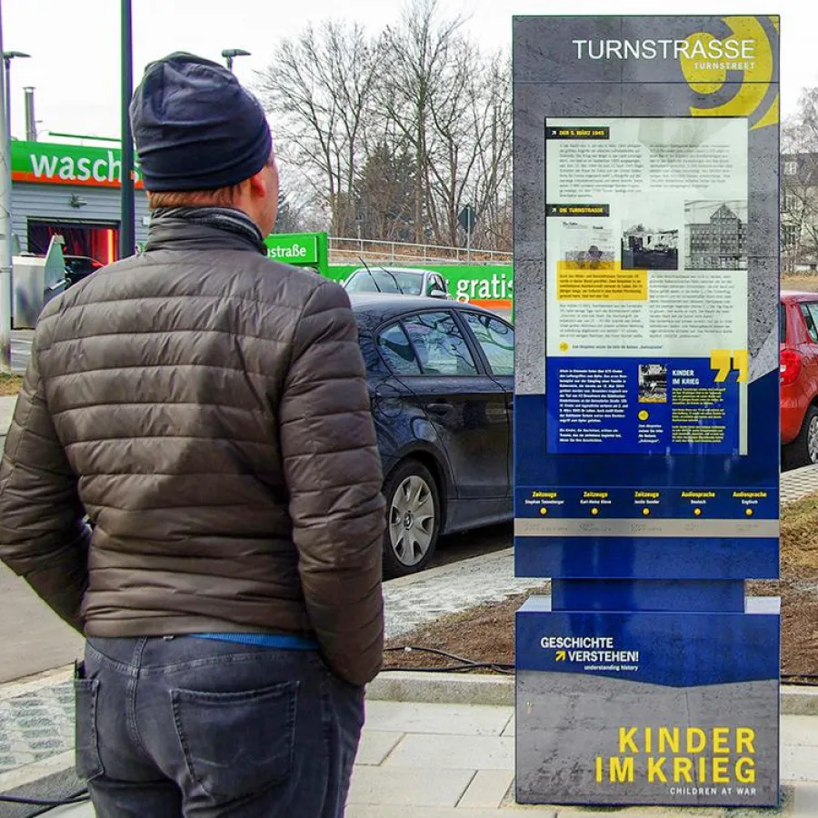 Informationsstele in Chemnitz (Foto: Kriesten objekt design GmbH)