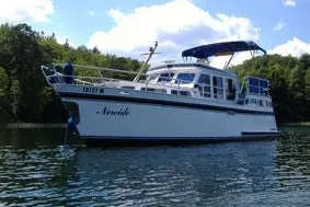 Bild: Charterschnäppchen Raritäten - Renovierte Yachtcharter Hausboote auf der Müritz