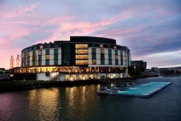 Bild: Die schönsten Hotels in den Spielorten ?der FIFA Frauenfußball-Weltmeisterschaft auf reise.com
