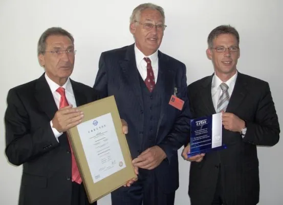 Exzellente Unternehmensleistungen: TRW Airbag Systems GmbH erhält IBEC-Award in Gold Bild: Exzellente Unternehmensleistungen: TRW Airbag Systems GmbH erhält IBEC-Award in Gold