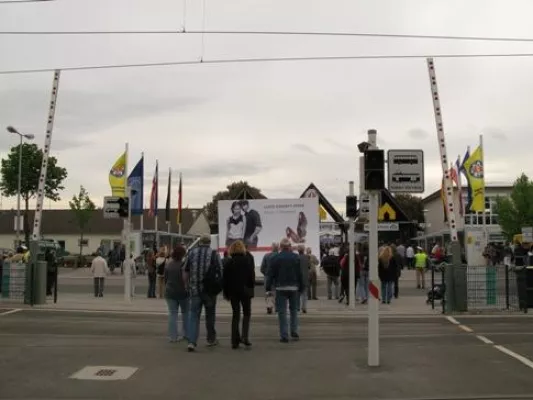 Bild: LLOYDPROMOTION - Mobile Plakate