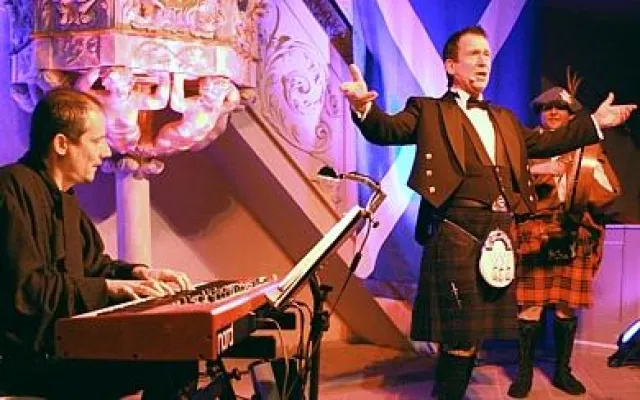 Bild: Der schottische Tenor John Cashmore begeistert die deutschen Zuschauer