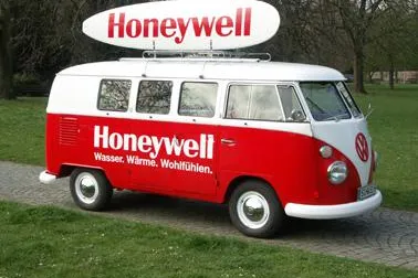 Bild: Oldtimer-Liebhaber aufgepasst: WWW-Mobil von Honeywell Haustechnik wird für einen guten Zweck versteigert