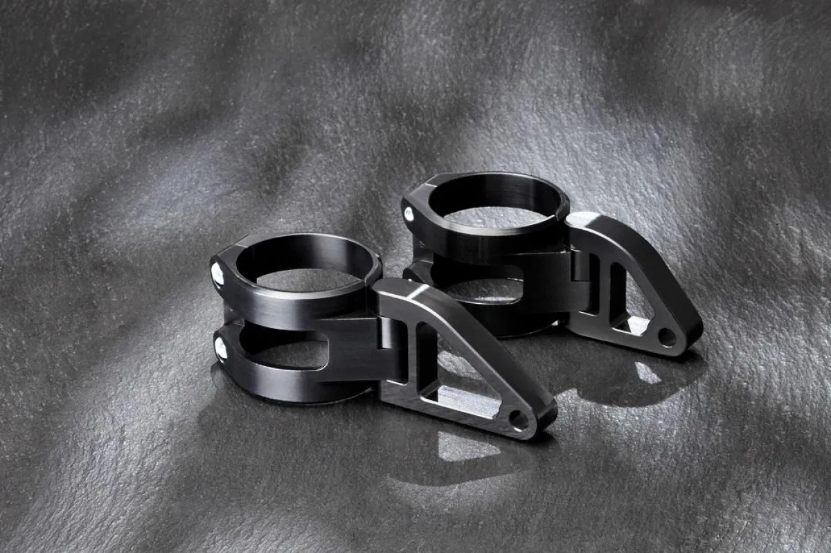 Der neue CNC-gefräste Lampenhalter von ABM mit Multifunktionalität in langer und kurzer Version