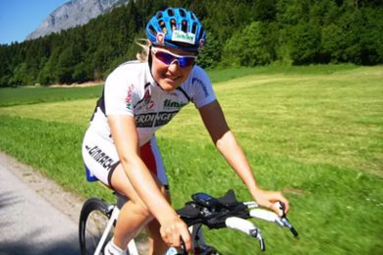 Spitzensportler wie Eva Dollinger schwören als Nahrungsergänzung zur Leistungssteigerung auf Colpur Colostrum Bild: Spitzensportler wie Eva Dollinger schwören als Nahrungsergänzung zur Leistungssteigerung auf Colpur Colostrum