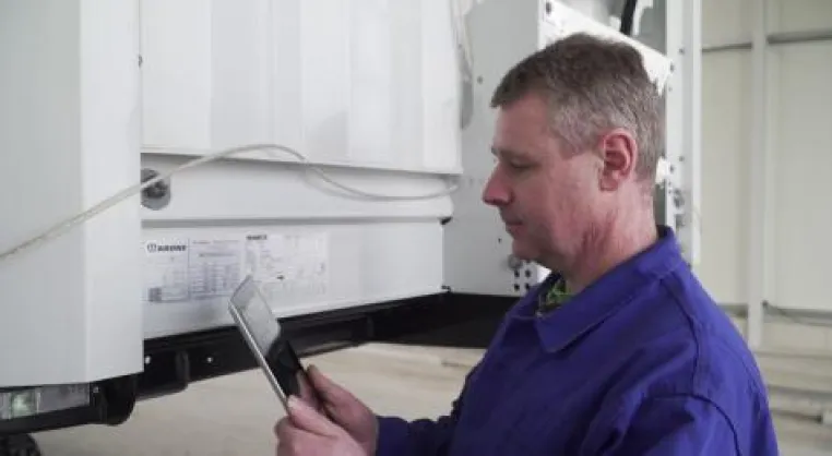 KRONE Kundenservice per QR-Code: Ersatzteile sofort erkannt für schnellen Versand Bild: KRONE Kundenservice per QR-Code: Ersatzteile sofort erkannt für schnellen Versand