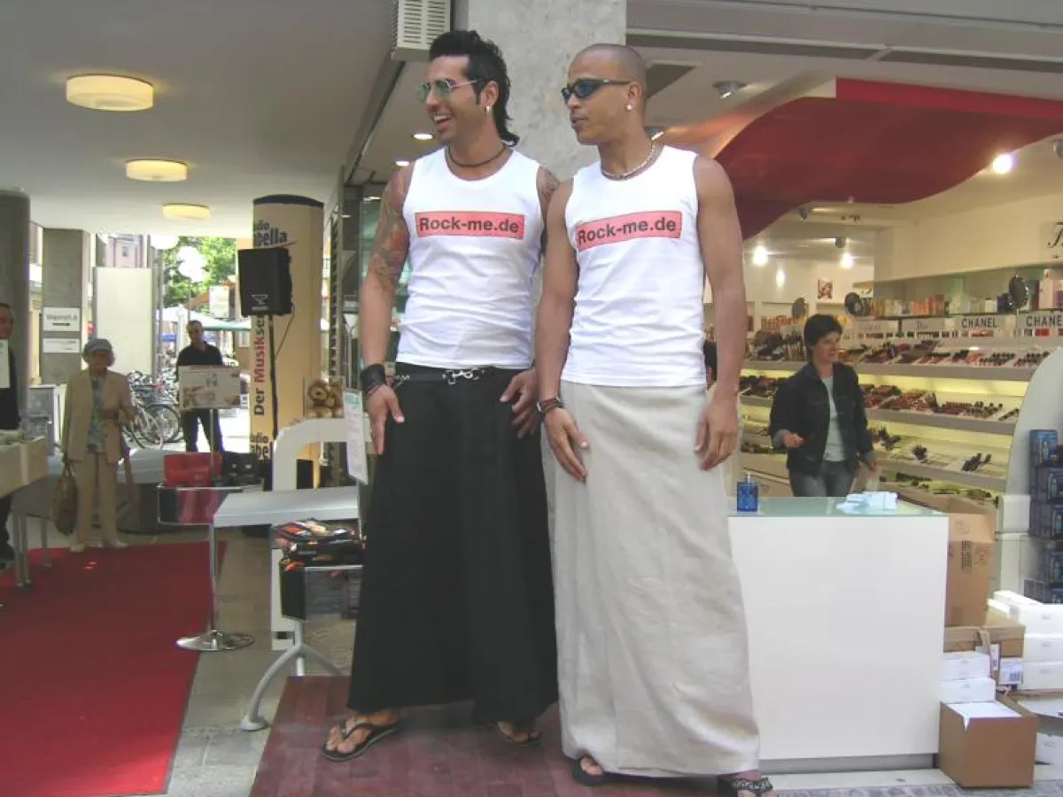 Models Cihan und Attila präsentieren coole Röcke made by AndersLandinger