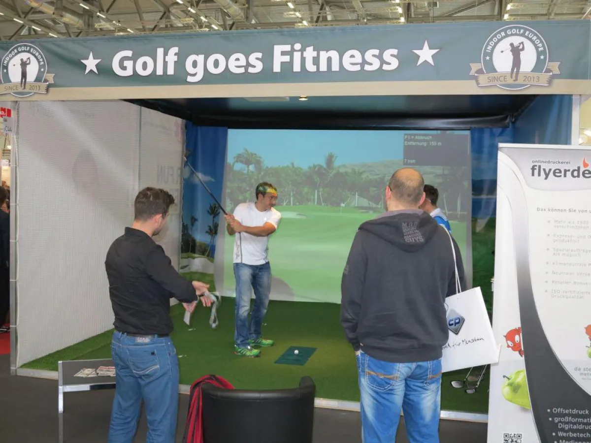 Für ganz besondere Aufmerksamkeit sorgte der Golfsimulator des SKD Partners Indoor Golf Europe.