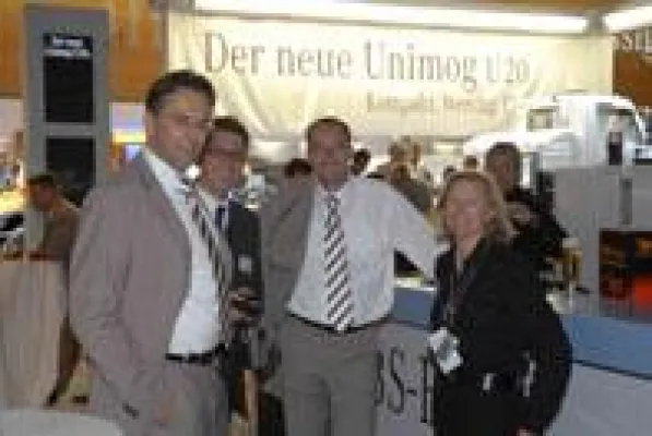 Freudl & Friends veranstaltete auf der IAA Nutzfahrzeuge erfolgreichen Vertriebsabend für DaimlerChrysler AG Bild: Freudl & Friends veranstaltete auf der IAA Nutzfahrzeuge erfolgreichen Vertriebsabend für DaimlerChrysler AG