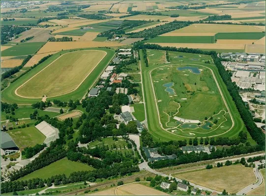 Bild: Alle deutschen Galopprennbahnen live auf Equi8.de