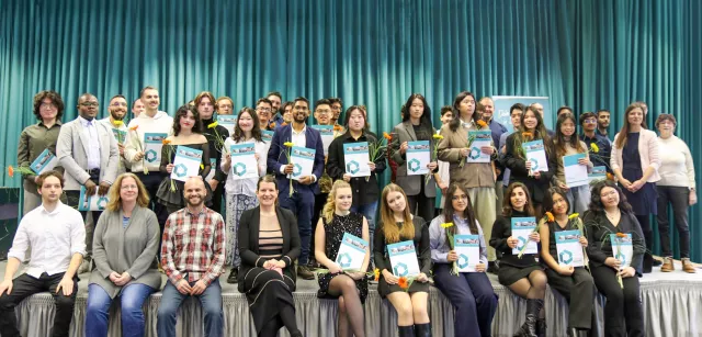 Bild: Hochschulzugangszeugnisse für Absolventinnen und Absolventen des Internationalen Studienzentrums Thüringen