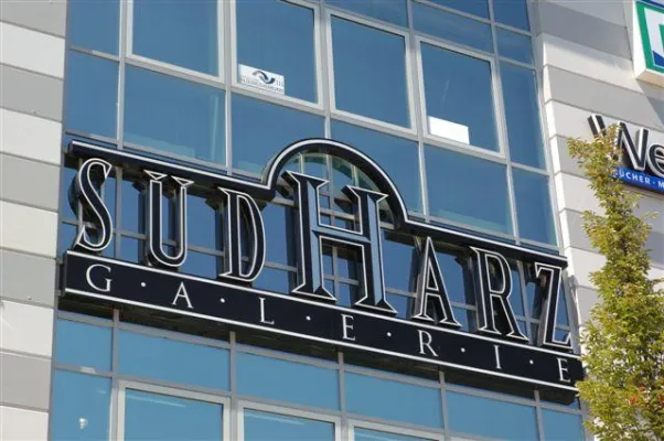 Bild: Estama vermietet 2.000 m² in der Südharz Galerie Nordhausen an die HERFAG Elektrotechnik GmbH