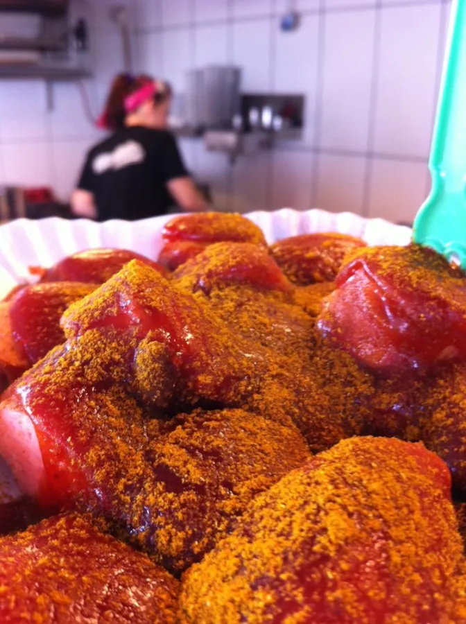 Currywurst-Checker unterwegs in Berlin