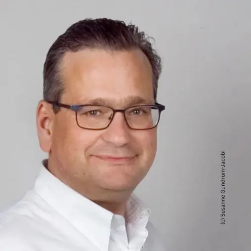 Bild: Dr. Hartmut Frenzel – zertifizierter Mediator mit technischer, juristischer und wirtschaftlicher Kompetenz