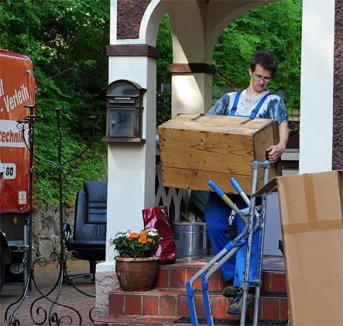 Umzug - Jeder Zweite will zukünftig Möbelspedition einbeziehen Bild: Umzug - Jeder Zweite will zukünftig Möbelspedition einbeziehen