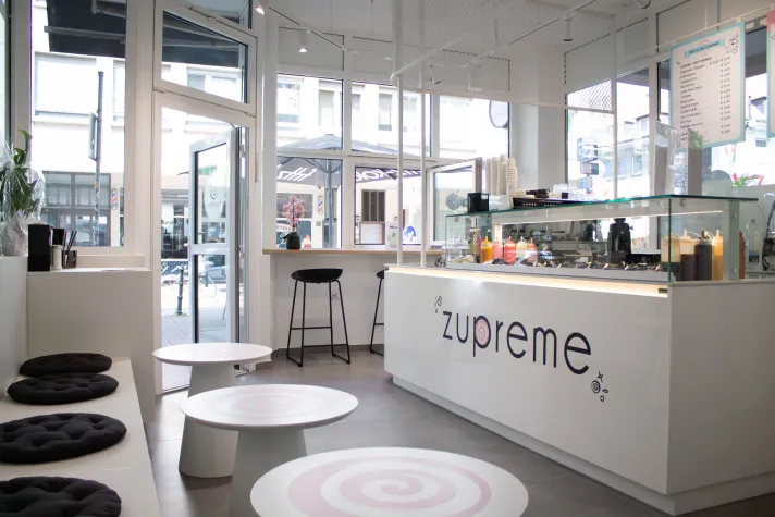 Neuer Hotspot für bewussten Genuss: Zupreme Café – Frozen Yogurt & More eröffnet in Darmstadt Bild: Neuer Hotspot für bewussten Genuss: Zupreme Café – Frozen Yogurt & More eröffnet in Darmstadt