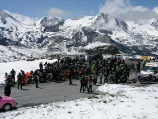 Bild: Unterwegs für MPS - Geislinger Motorradfreunde auf Benefiz-Tour für unheilbare Kinderkrankheit