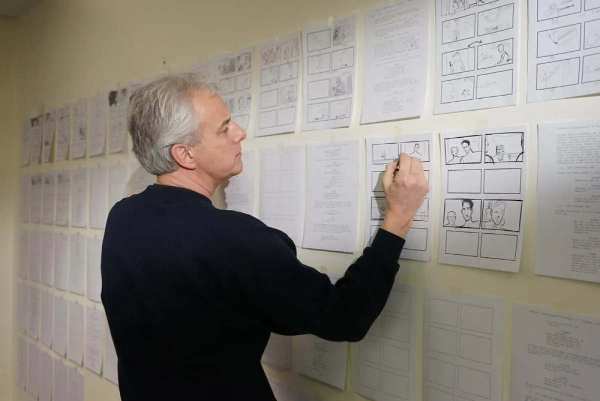 Lutz Dieckmann arbeitet am Storyboard des 4K Filmes 