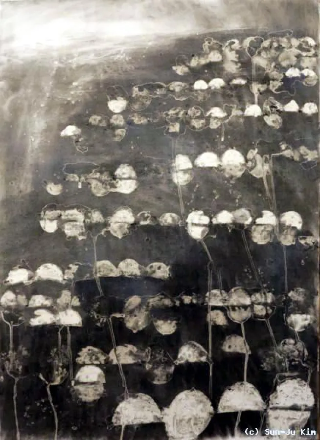 Sun-Ju Kim, accumulation-time of the moon, 2013, Kohlezeichnung, 80 x 55 cm