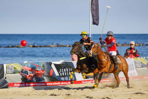 Bild: 7. Internationale Deutsche Beach Polo Meisterschaft  vom 29.09. - 01.10. im Ostseebad Sellin