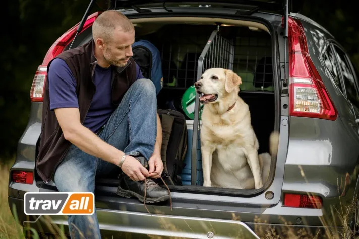 Bild: Ladekantenschutz kaufen: Edelstahl, Kunststoff oder Lackschutzfolie?