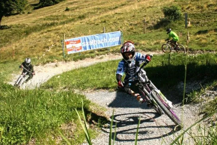 Ferienspaß auf zwei Rädern Bild: Ferienspaß auf zwei Rädern