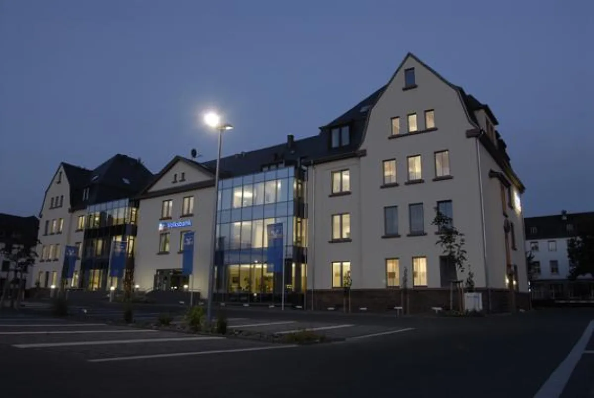 Das Projektvolumen:?22 InfoControl-Systeme sichern heute die Volksbank Trier