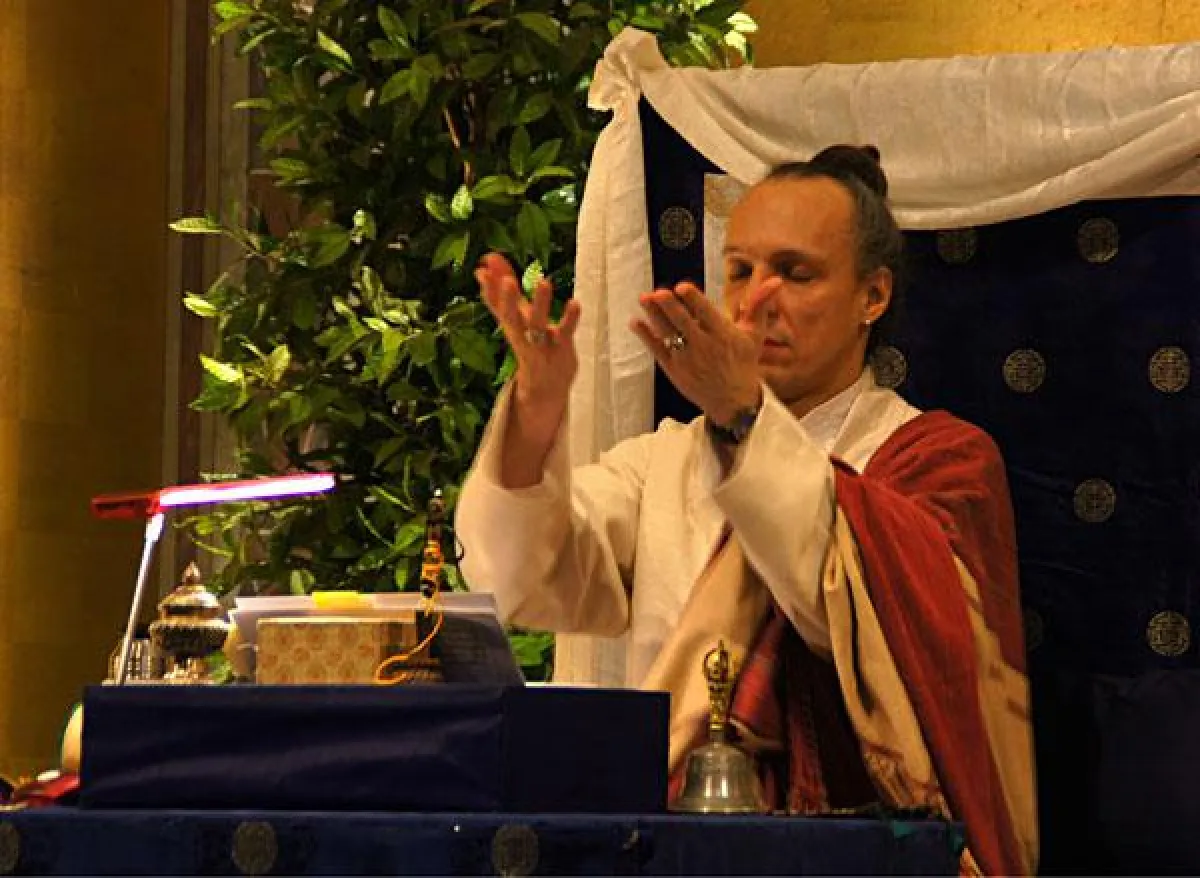 Tulku Khyungdor Rinpoche bei der Bardo Zeremonie